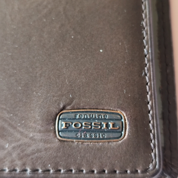 Genuine Fossil Classic Wallet Dark Brown - Picture 2 of 6
